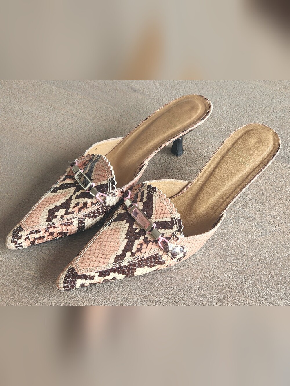 Stuart Weitzman kitten heels Size 5.5 Snake Print Pink Read Description